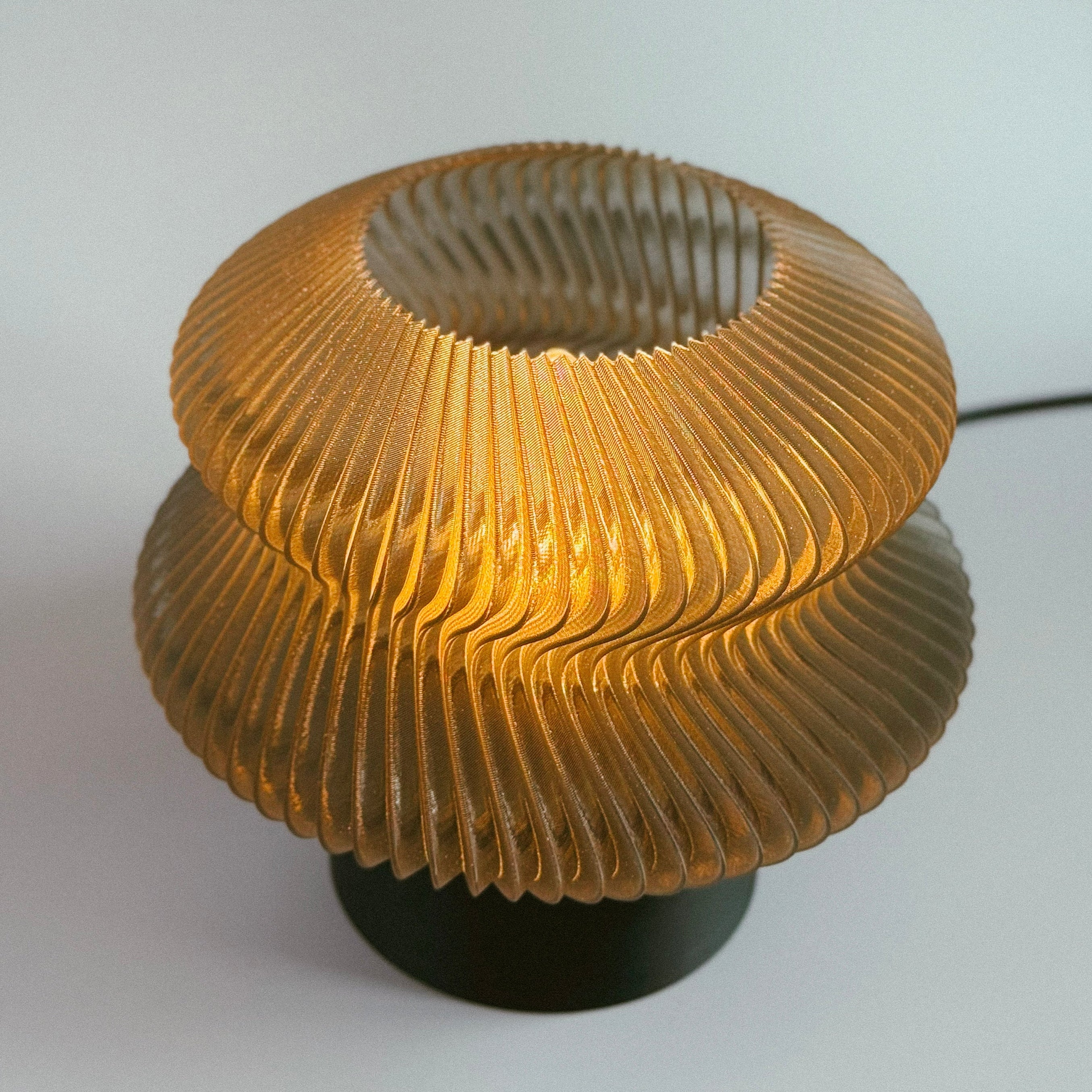 R:4 NAUTILUS LAMP
